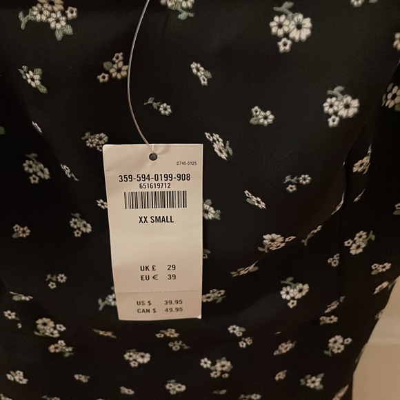 HOLLISTER BLACK FLORAL DRESS - Picture 6 of 6